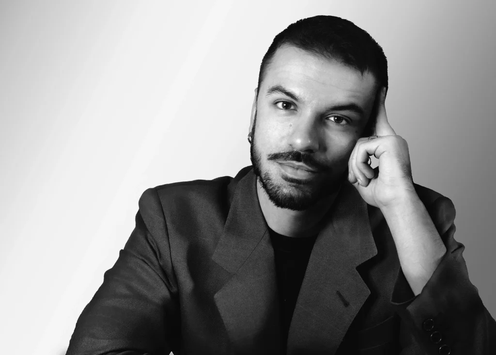 Miguel Coronado _Thinking_pose_image